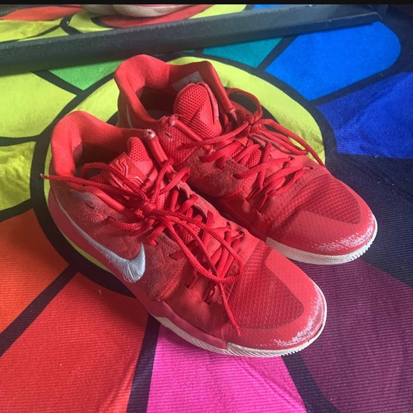 Kyrie 3 “University Red”
Size US 9.5
Used
No box
Authentic - Picture 5 of 7